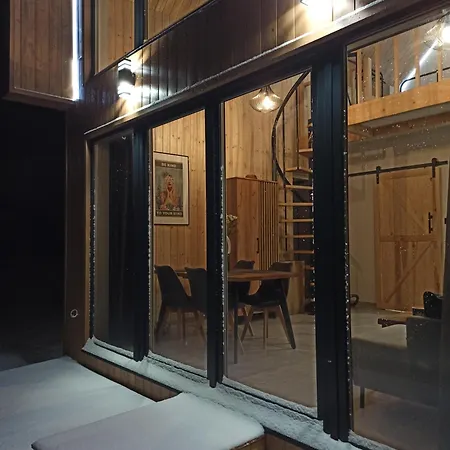 Zielone Wzgorze Komfortowy Klimatyzowany Z Balia Z Aeromasazem Lodge